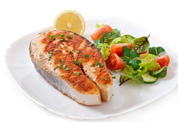 salmon-plancha-ensalada-min